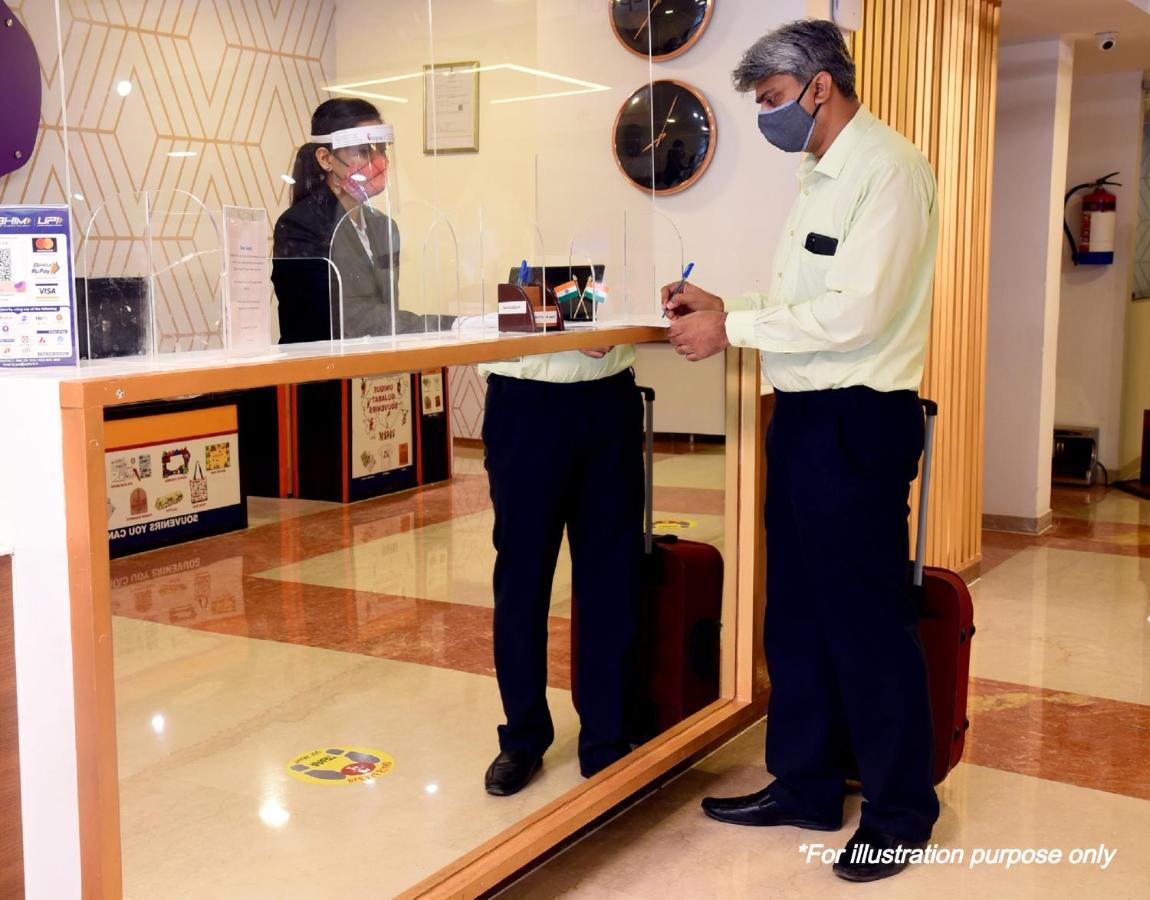 โอโย 27059 โฮเต็ล แกรนด์ซิตี้ Hotel Tezpur ภายนอก รูปภาพ